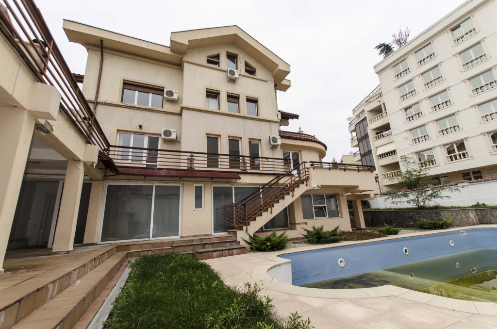 Villa for sale recommended by 